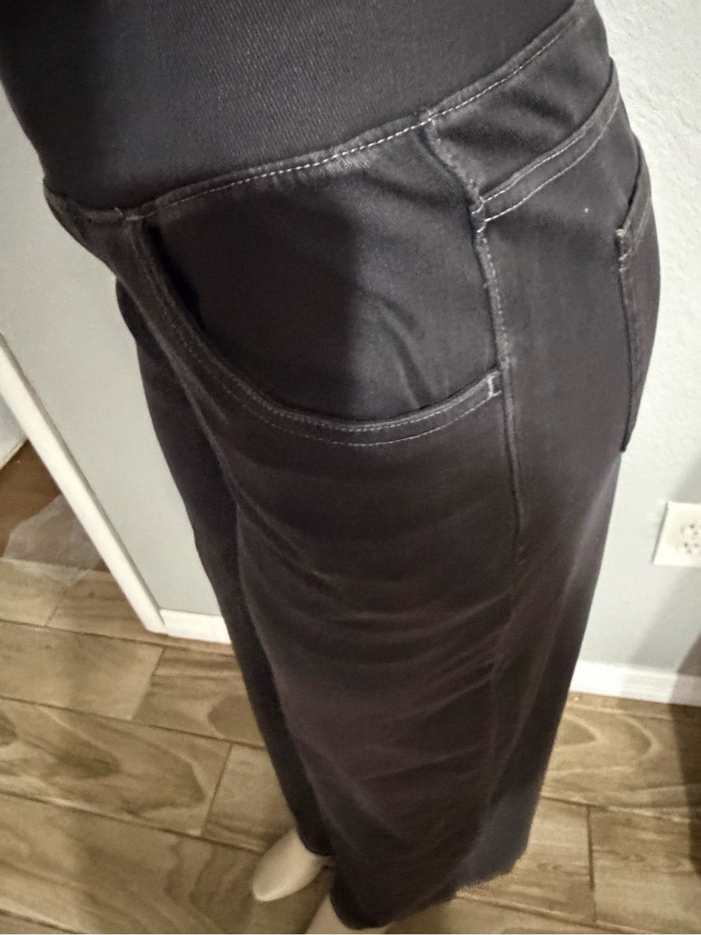 Women’s Black Pull-On leggings with High Waist Halara - Picture 3 of 4